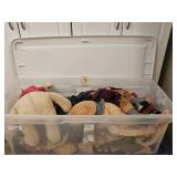 Primitive Style Cloth Dolls in A Tub