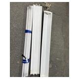 2 Flourescent Light Fixtures & 4 Light Bulbs
