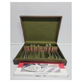 Oneida Rose Flatware Set of 8 In A Case