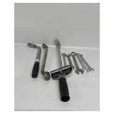 Wrenches (5) Torque Wrench