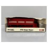 ERTL 1:32 Case International PTO Barge Wagon