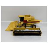 ERTL New Holland TR96 Combine Die-cast