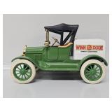 ERTL 1916 Ford Model T Runabout Bank With Key