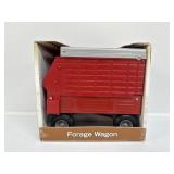 ERTL 1:16 Forage Wagon Die-cast W/Plastic