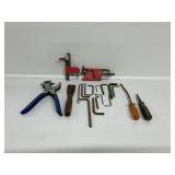 Leather Hole Punch, Screwdrivers, Scraper,Hex Keys