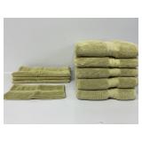 Green-Bath towels (5), hand towels (3), wash