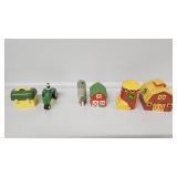 John Deere Salt And Pepper Shaker, (3)