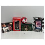 Coca-Cola Musical Figurine, Metal Art Cards, Ball