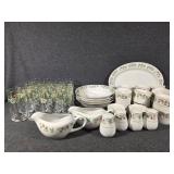 Gibson Holiday Charm Holly Berries Dish Set