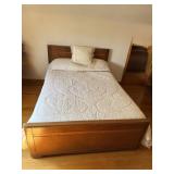 Full Size Bed w/ Wooden Headboard / footboard