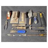 Trowels(2), Hammer, Plier, Screwdriver, Putty