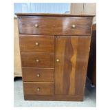 6 Drawer Dresser w. Storage cabinet
