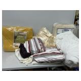 Simmons Full Mattress Protector, Sheet Sets,