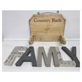 Country Bath Wooden Wall Hanger, 'Famly' Wooden