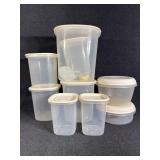 Rubbermaid Containers (9)