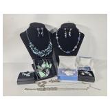 Necklace and Earring Sets(8)