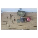Bird Feeders (4), Hooks(5)