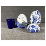 Blue and White Eggs(3)