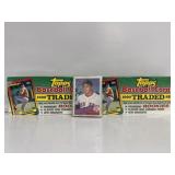 1990 Topps Baseball Cards (2)