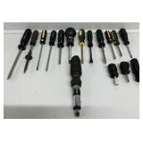 Ratcheting Multi-Bit Screwdriver, Tack Puller,