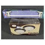 Twin pack 15' ceiling lights, 18' Towel Bar set