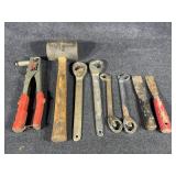 Hand Riveter, Wrenches, Rubber mallet