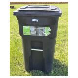 Toter 64 Gal Trash Bin