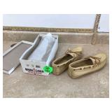 NATURAL MINNETONKA MOCCASINS-SIZE 10
