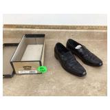 FLORSHEIM BLACK DRESS SHOES