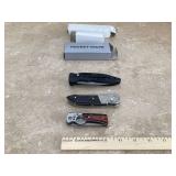 3 POCKET KNIVES