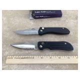 2 POCKET KNIVES