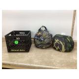 2 HUNTING SEATS IN PLASTIC CRATE