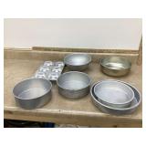 Various sizes of round baking pans