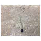 Elegant necklace with amethyst gemstones