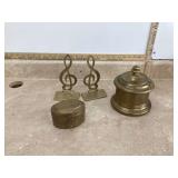 Decorative accessories for desk or shelf