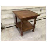 BEAUTIFUL ANTIQUE OAK PARLOR TABLE
