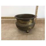 METAL FLOWER POT W FEET - HOME DECOR