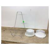 Container for transporting and storing cakes