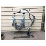 Bariatric lift for patient transfer with sling