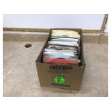 Mixed collection of vintage vinyl singles