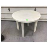 PLASTIC OUTDOOR TABLE - LAWN & GARDEN