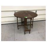 MID CENTURY MODERN FURNITURE - TABLE