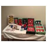 ASSORTED CHRISTMAS TREE ORNAMENTS