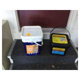 Cat litter for traction in icy roof situations