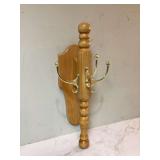 Wall-mounted wooden hanger with 3 hooks Wall-mounted wooden hanger with 3 hooks