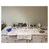 Various old home decor items Various old home decor items