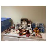 CHRISTMAS DECOR IN 96QT STORAGE TOTE CHRISTMAS DECOR IN 96QT STORAGE TOTE