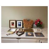 Decorative wall items for displaying pictures Decorative wall items for displaying pictures