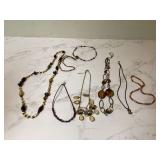 Various decorative and inexpensive jewelry pieces Various decorative and inexpensive jewelry pieces