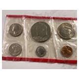 1975 US MINT SET - COINS CURRENCY 1975 US MINT SET - COINS CURRENCY